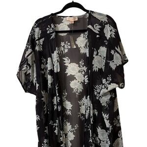 Band Of Gypsies NWT Kimono Dark Blue White Floral Size XS/S Oversize Cottagecore